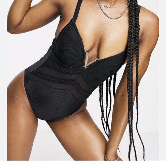 NWT River Island V Molded One PieceSwimsuit Black size 4